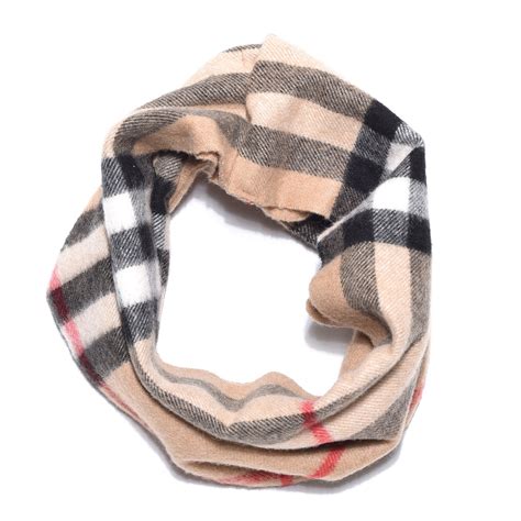 snood burberry|The Burberry Scarf .